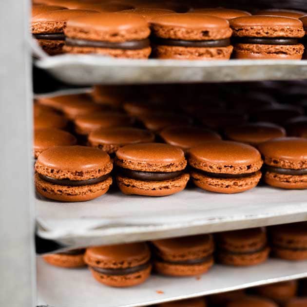 La Grande Epicerie - macarons au four - labo