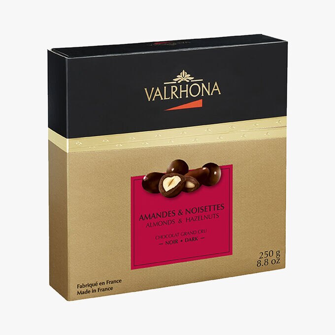 Coffret amandes et noisettes enrobées de chocolat noir (55% de cacao minimum, pur beurre de cacao) Valrhona