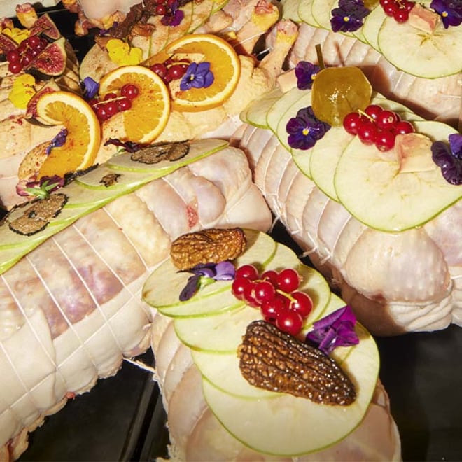 Le r&ocirc;ti de poularde farce fine aux morilles