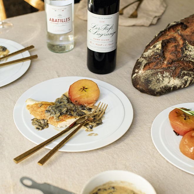 Supr&ecirc;mes de volaille de Bresse, sauce trompette de la mort