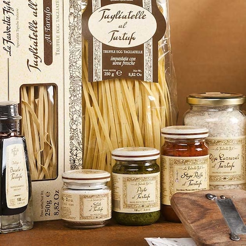 tagliatelle aux oeufs et à la truffe blanche, pesto à la truffes et sauces à la truffe