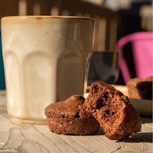 Les macarons - Amande et chocolat noir Biscuiterie de Provence