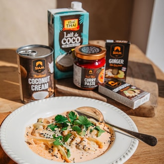 Gyozas fondants &agrave; la cr&egrave;me de coco et curry rouge null