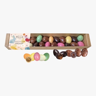 Assortiment de bonbons au chocolat fourr&eacute;s - Jardin de P&acirc;ques Maison P&eacute;cou