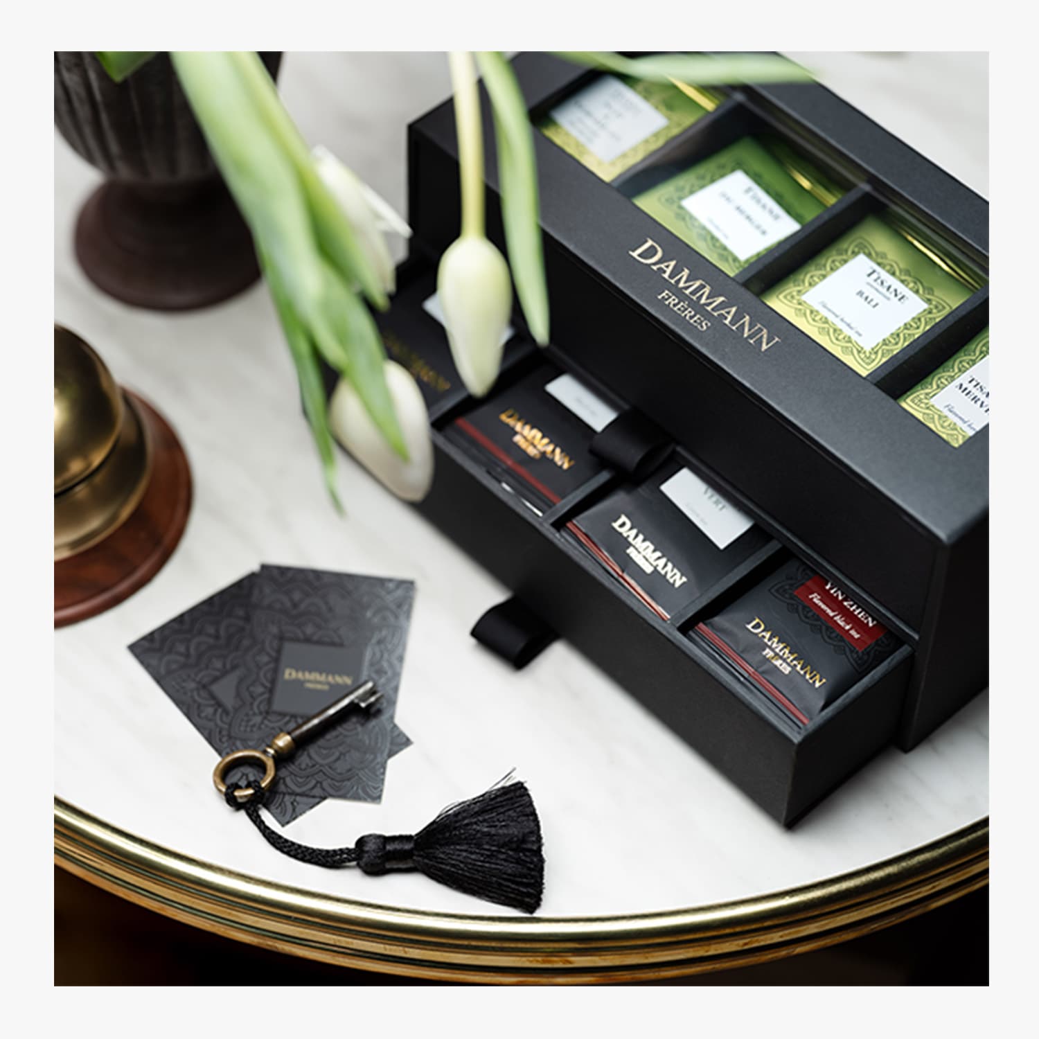 Coffret de 56 sachets de thés et tisanes Dammann Frères