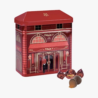 Perles de chocolat au lait fourrées à la ganache au caramel et à la fleur de sel Maxim’s de Paris