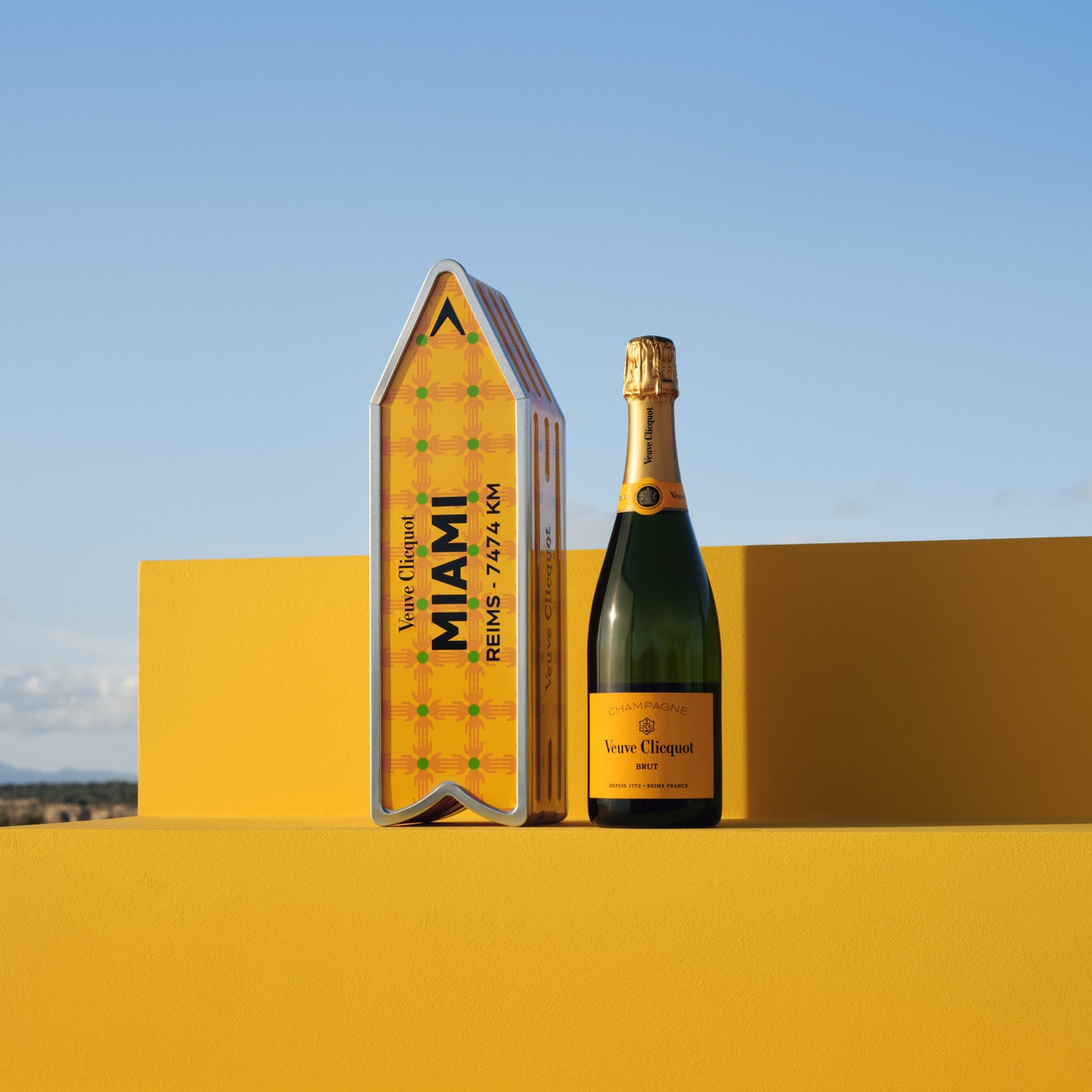 Champagne Veuve Clicquot, Carte Jaune, brut, sous coffret Arrow* Veuve Clicquot