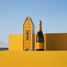 Champagne Veuve Clicquot, Carte Jaune, brut, sous coffret Arrow* Veuve Clicquot