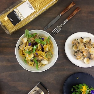 Linguine, coques et soupe de langoustine, , hi-res title=Linguine, coques et soupe de langoustine, 