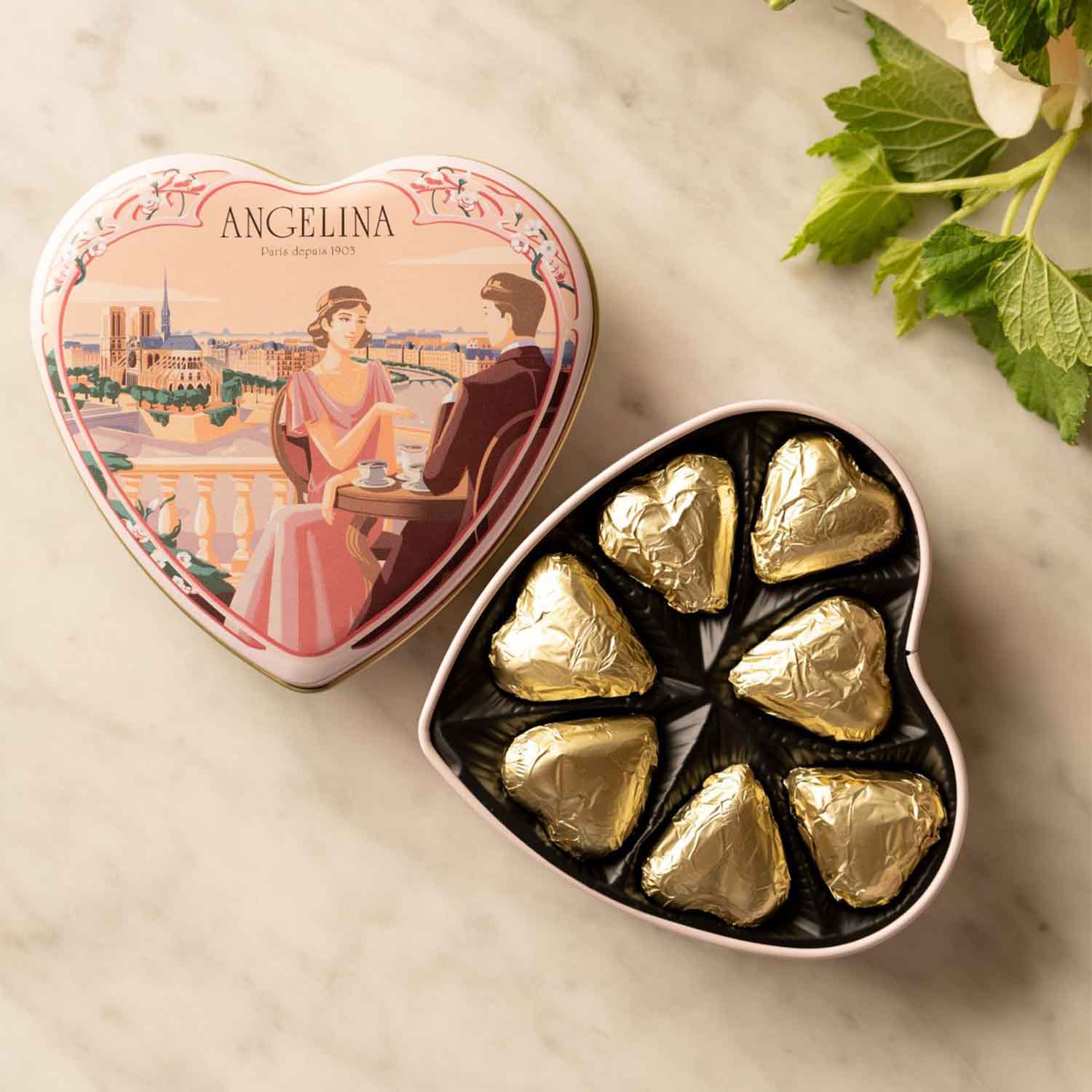 Bo&icirc;te c&oelig;ur chocolats pralin&eacute;s Angelina