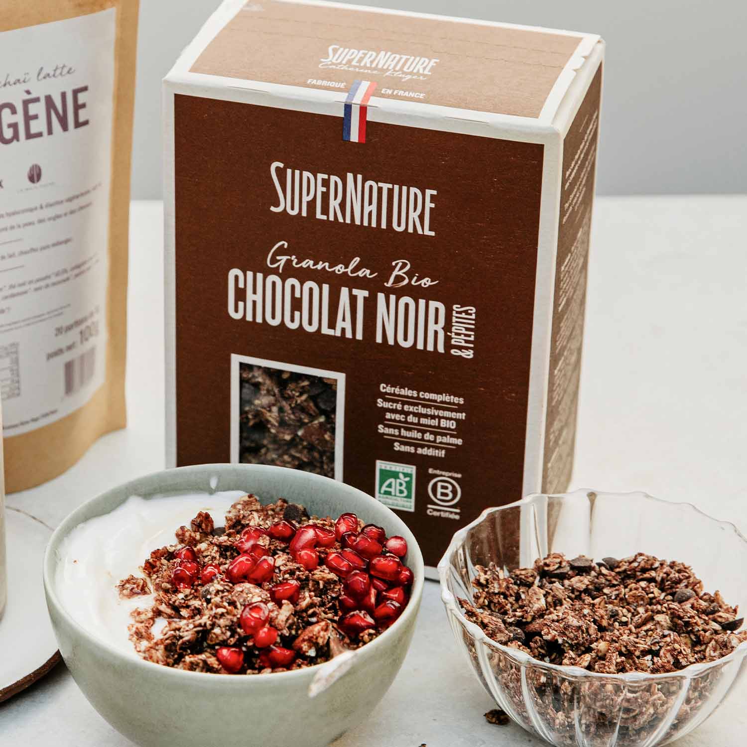 Granola, chocolat noir et p&eacute;pites SuperNature
