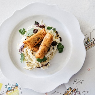 Nems croustillants de c&oelig;ur de saumon fum&eacute;, coleslaw de chou null