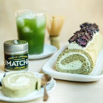 Cake roul&eacute; au matcha et &agrave; la m&ucirc;re null