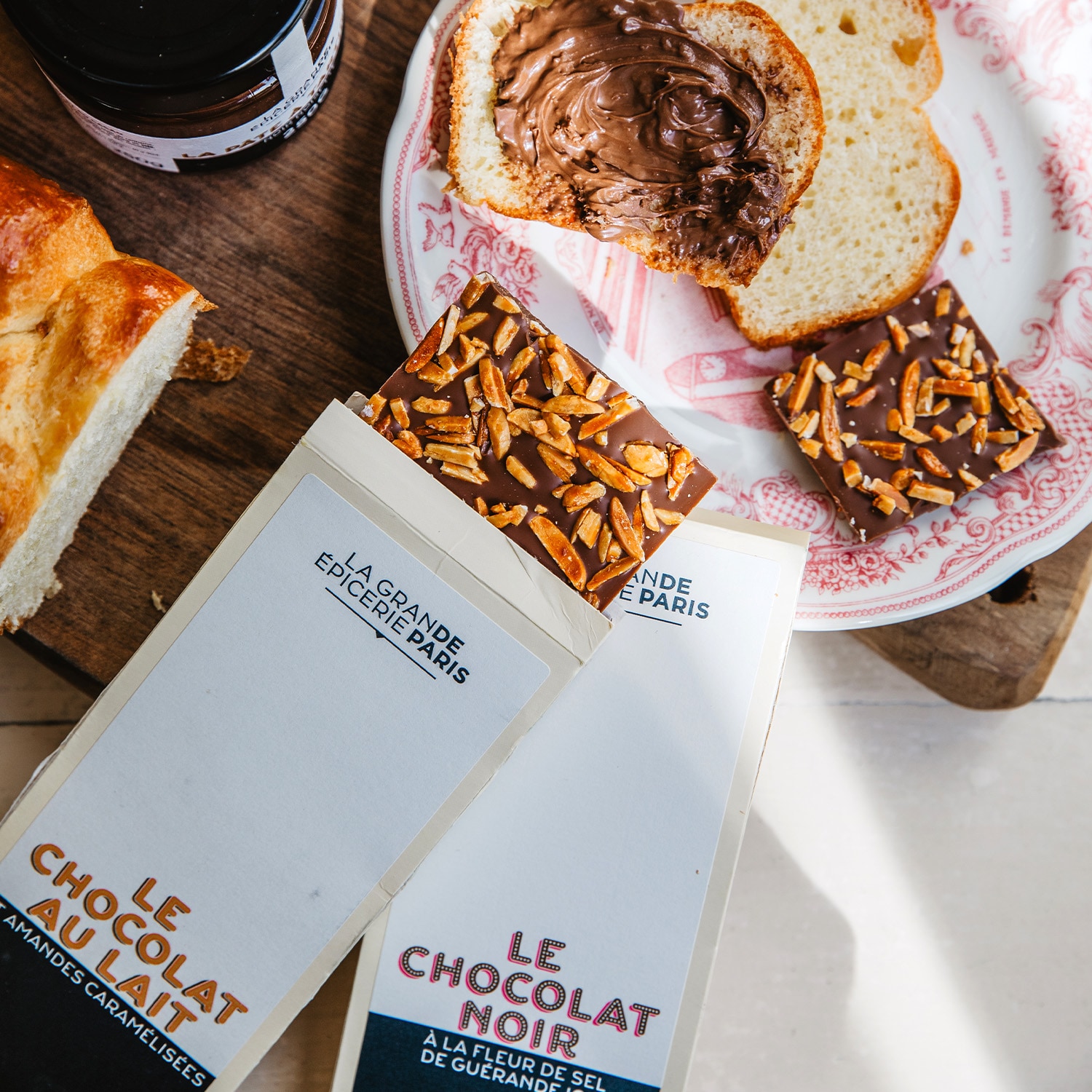 Tablette de chocolat au lait et amandes caramélisées La Grande Épicerie de Paris