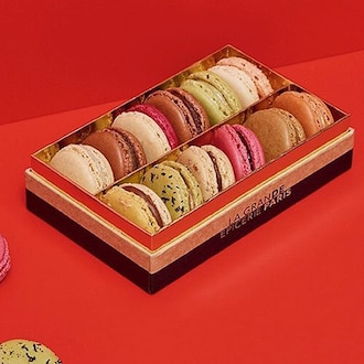 Coffret de 12 macarons assortis null