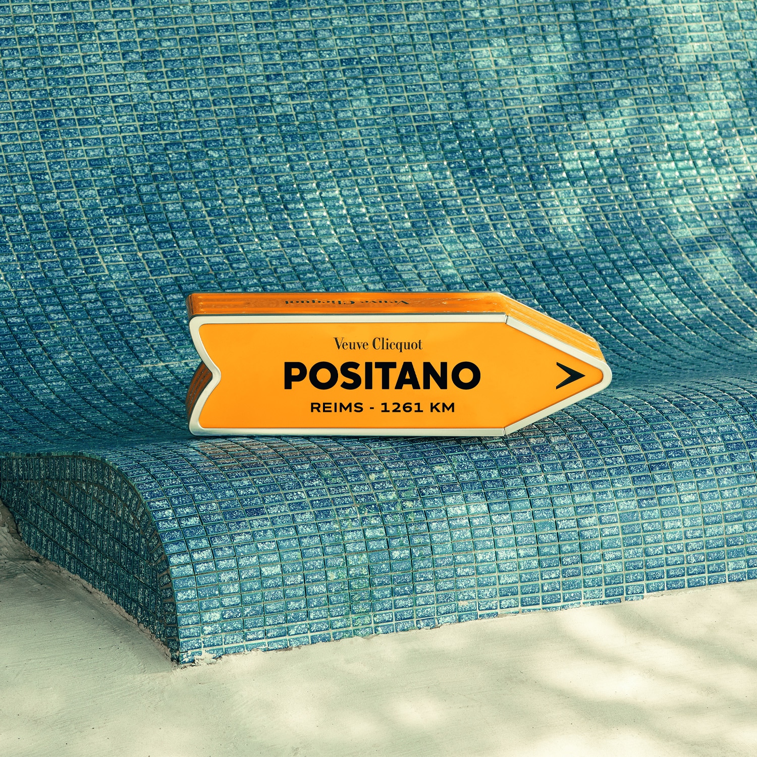 Champagne Veuve Clicquot Brut Carte Jaune sous Coffret Arrow Veuve Clicquot