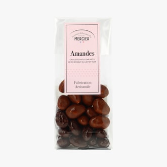 Amandes croustillantes enrob&eacute;es de chocolat au lait et noir Maison Mercier