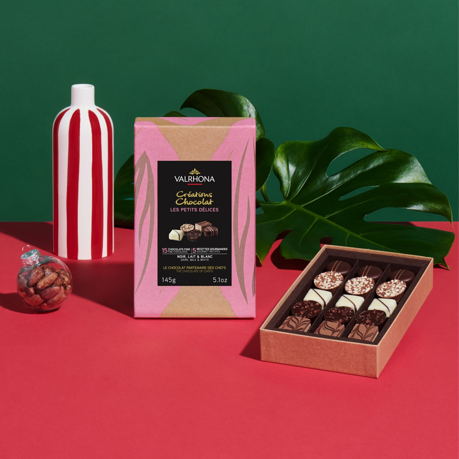 Coffret 15 chocolats noirs, laits et blancs Valrhona
