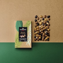 Coffret amandes et noisettes enrobées de chocolat noir, lait et Dulcey Valrhona