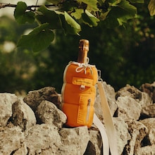 Champagne Veuve Clicquot, Carte Jaune, brut, sous coffret Puffy Bottle Holder Veuve Clicquot