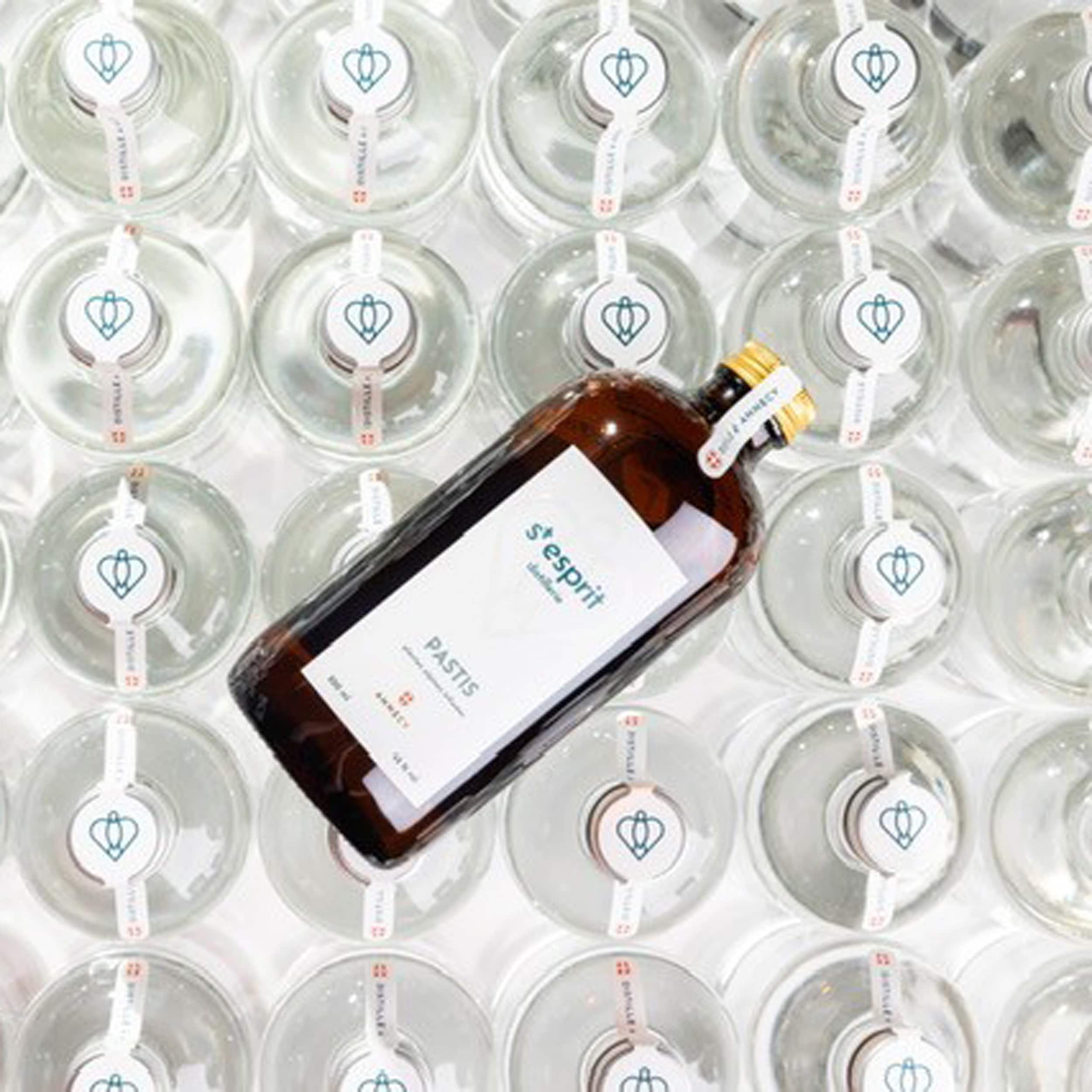 Pastis de la Distillerie du Saint-Esprit, plantes alpines infusées Distillerie du Saint-Esprit