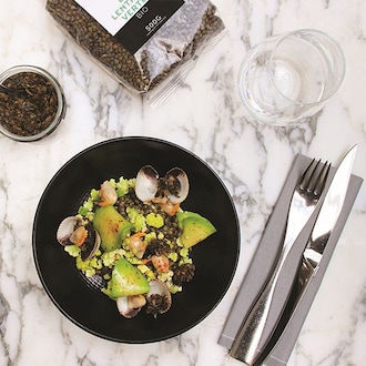 Salade de lentilles vertes, tartare d&rsquo;algues, coques et avocat, , hi-res title=Salade de lentilles vertes, tartare d&rsquo;algues, coques et avocat, 